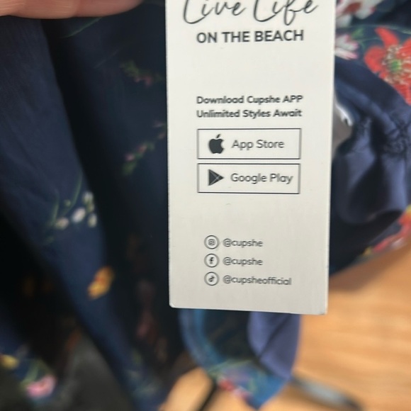 NWT Floral Sheer Sleeve Dress - Picture 4 of 5